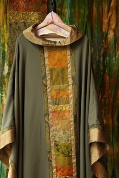 Southwest Fall Green
Chasuble & Reflect! panel
OL of the Most Holy Rosary
Albuquerque, NM