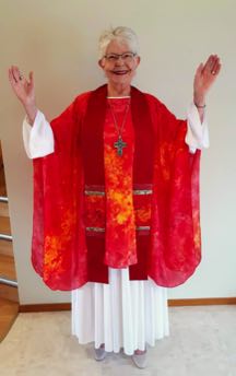 Hand-painted silk chasuble
55" wide x 72" long 
(length can be customized)
125
Simple stole 125