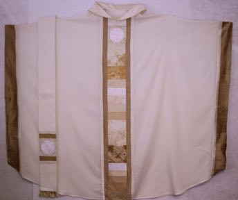 White Chasuble & Stole
OL of the Most Holy Rosary
Albuquerque, NM
 2011