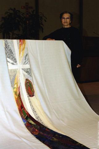 New Life Funeral Pall
Most Holy Trinity Church
San Jose, CA
2004
Incorporating fabrics donated by 
parishoners